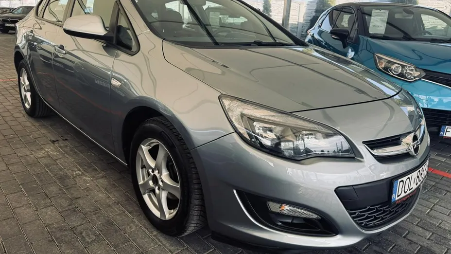OPEL Astra -