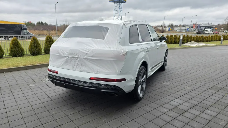 AUDI Q7 -