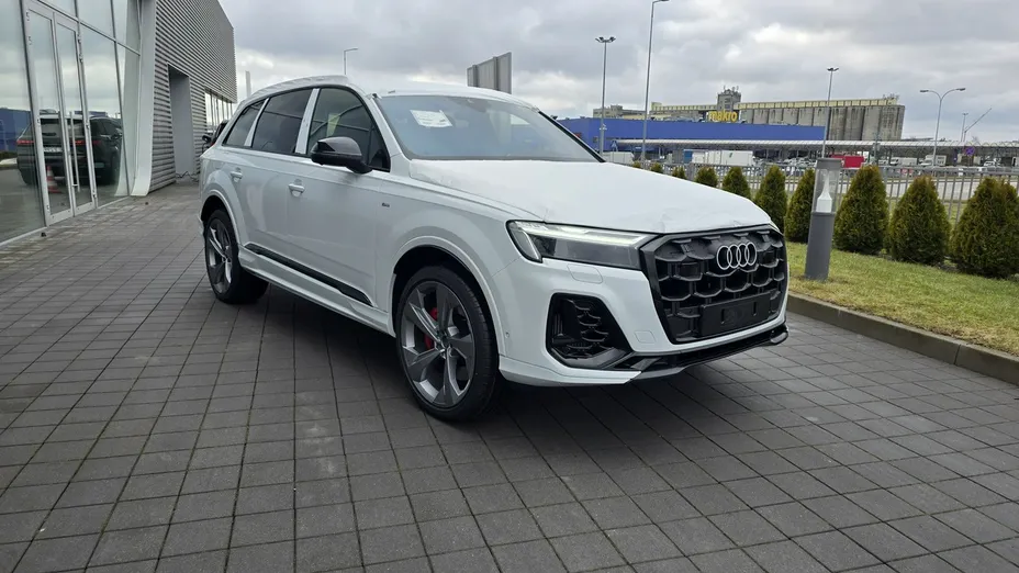 AUDI Q7 -