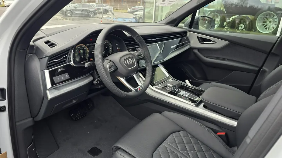 AUDI Q7 -