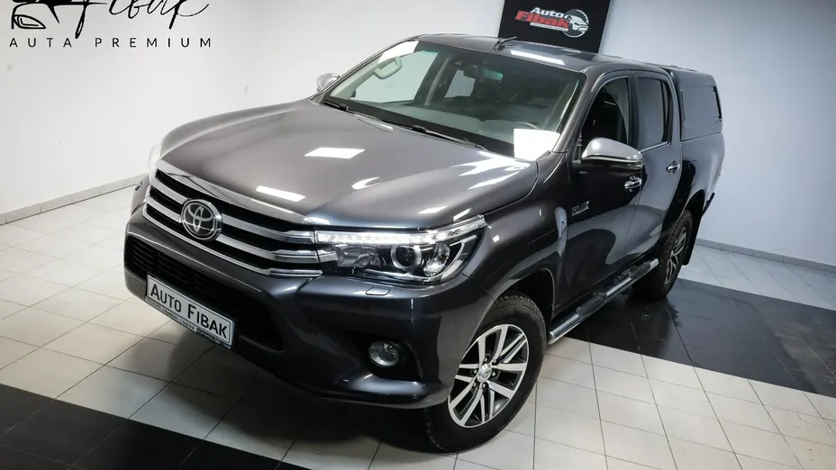 TOYOTA HiLux -