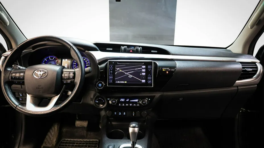 TOYOTA HiLux -