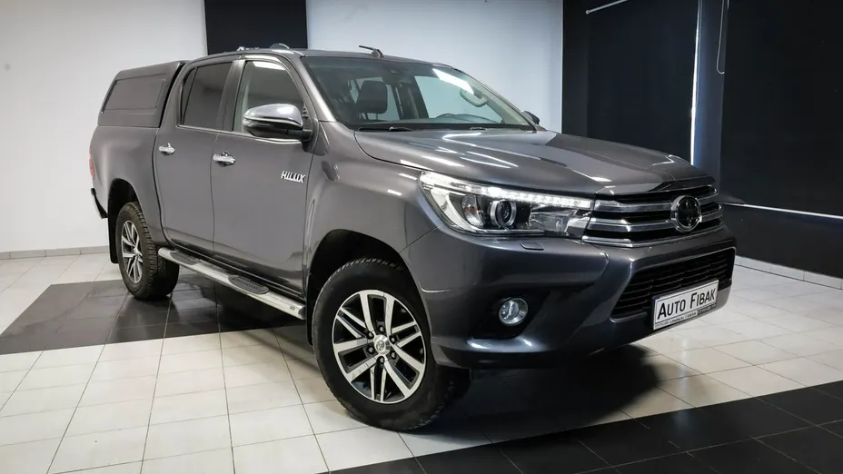 TOYOTA HiLux -
