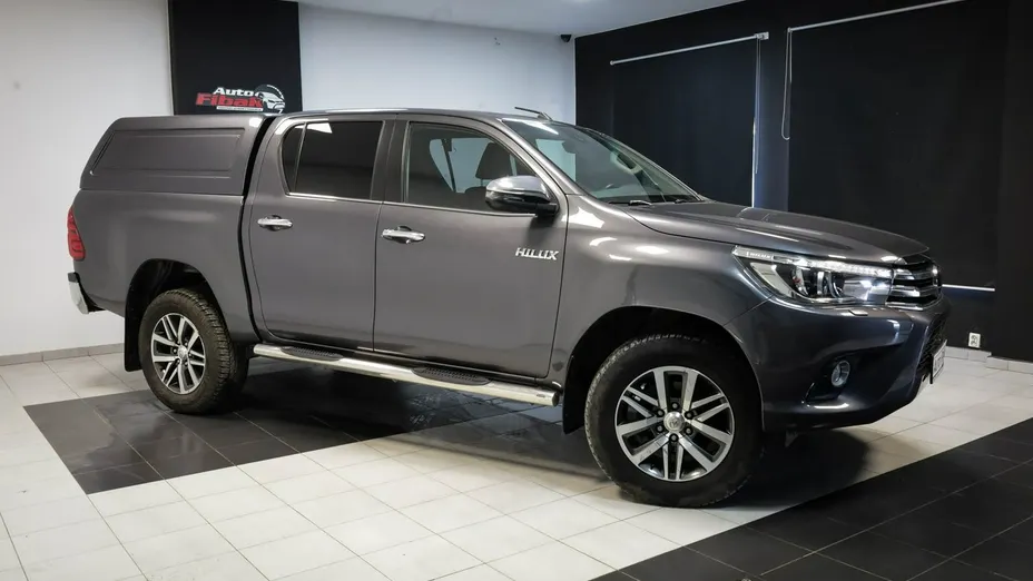 TOYOTA HiLux -