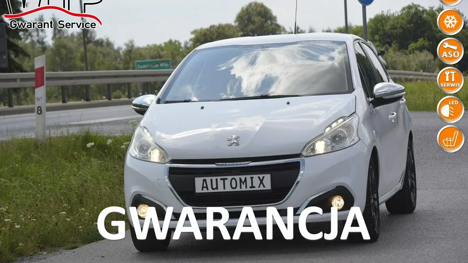 PEUGEOT 208 -