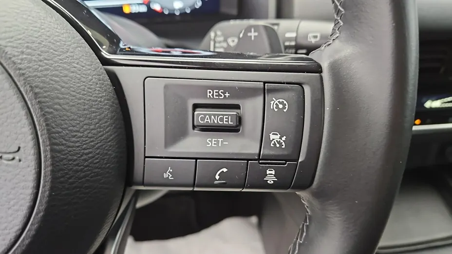 NISSAN Qashqai -