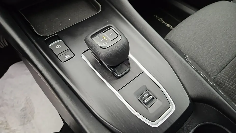 NISSAN Qashqai -