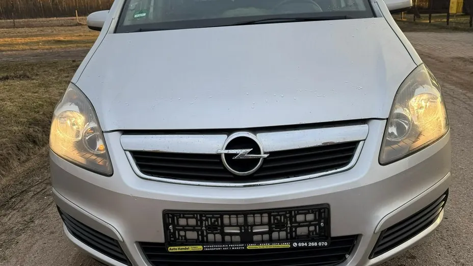 OPEL Zafira -