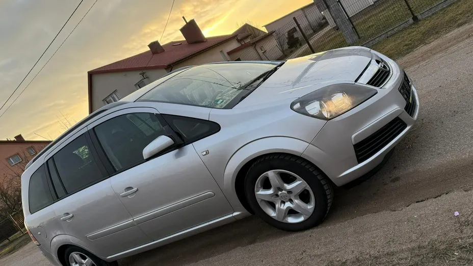 OPEL Zafira -