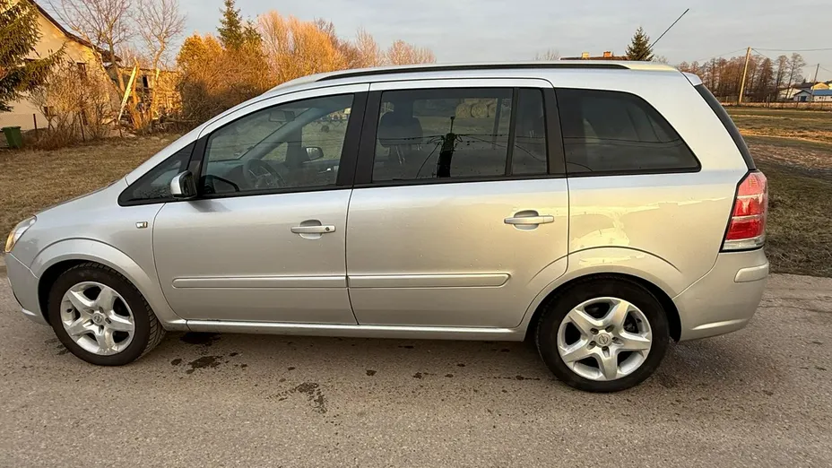 OPEL Zafira -