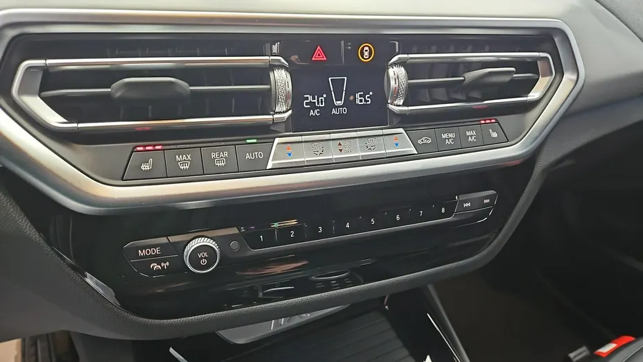 BMW iX3 -