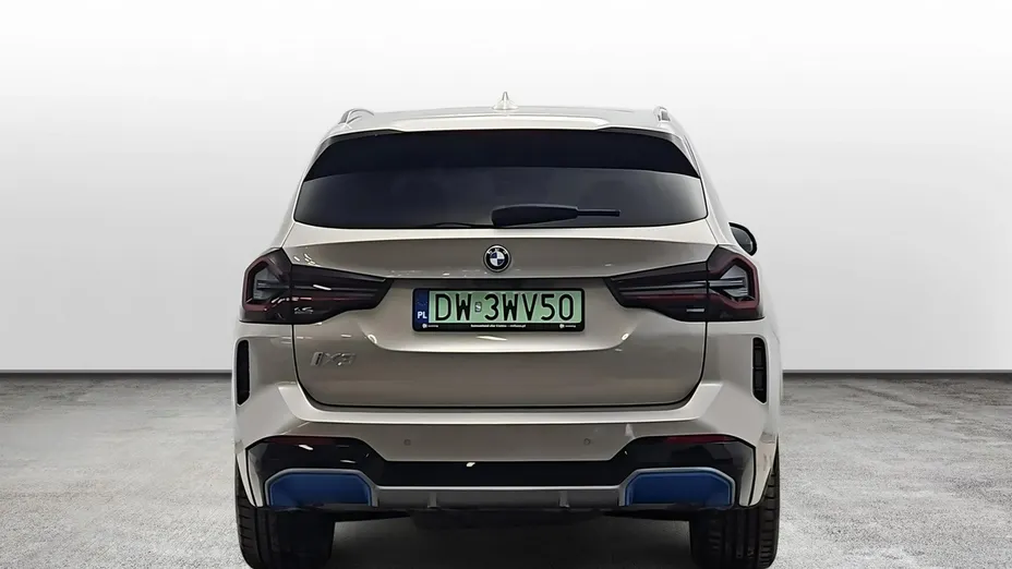 BMW iX3 -
