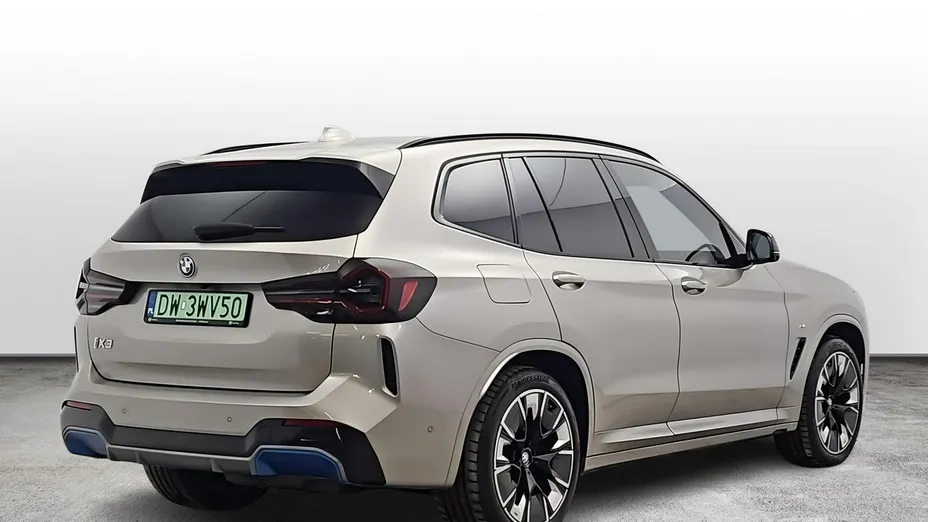 BMW iX3 -