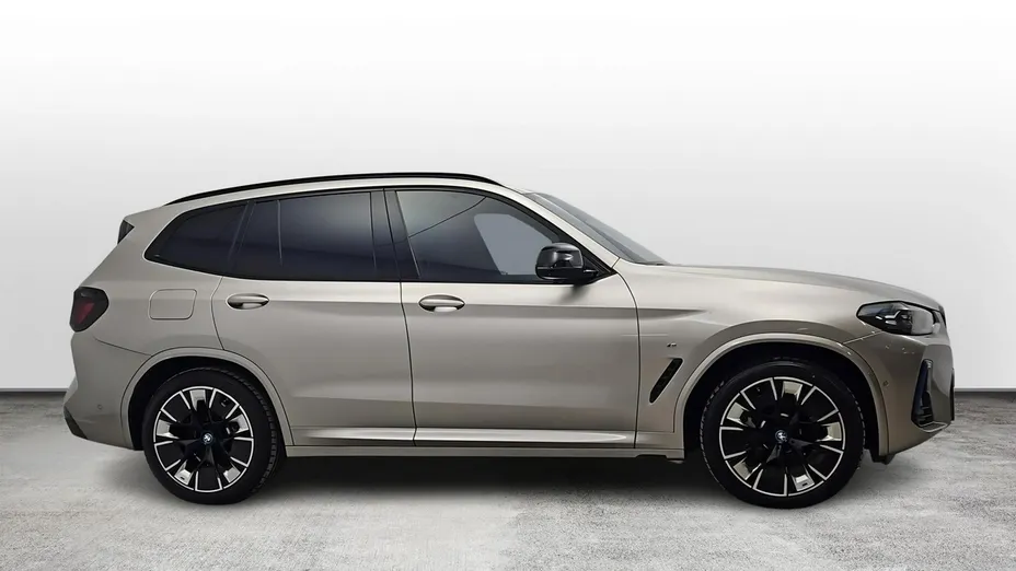 BMW iX3 -