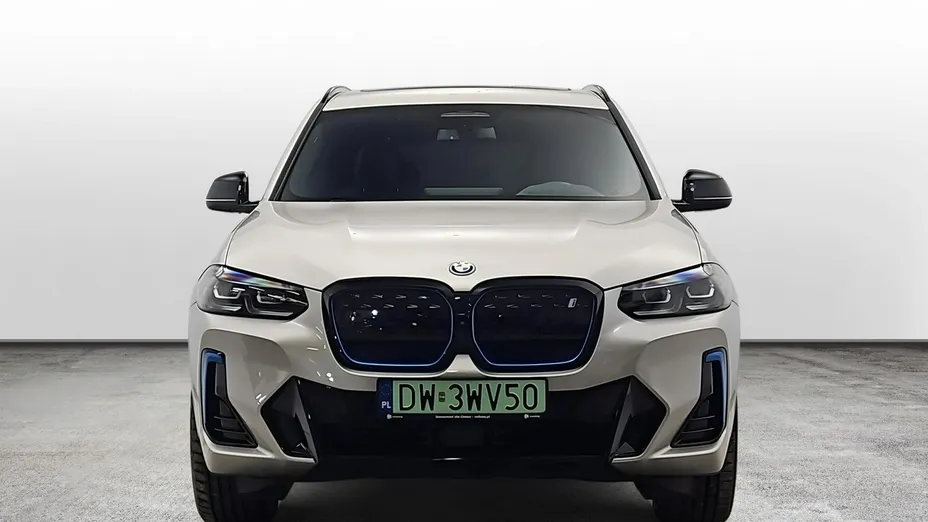 BMW iX3 -