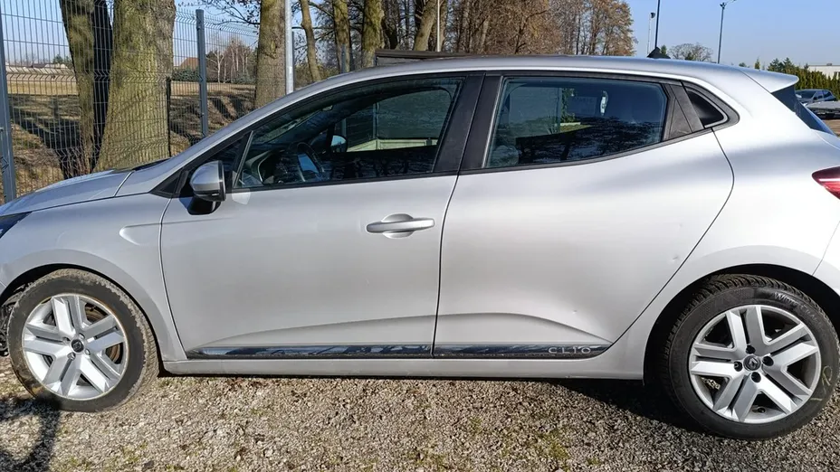 RENAULT Clio -