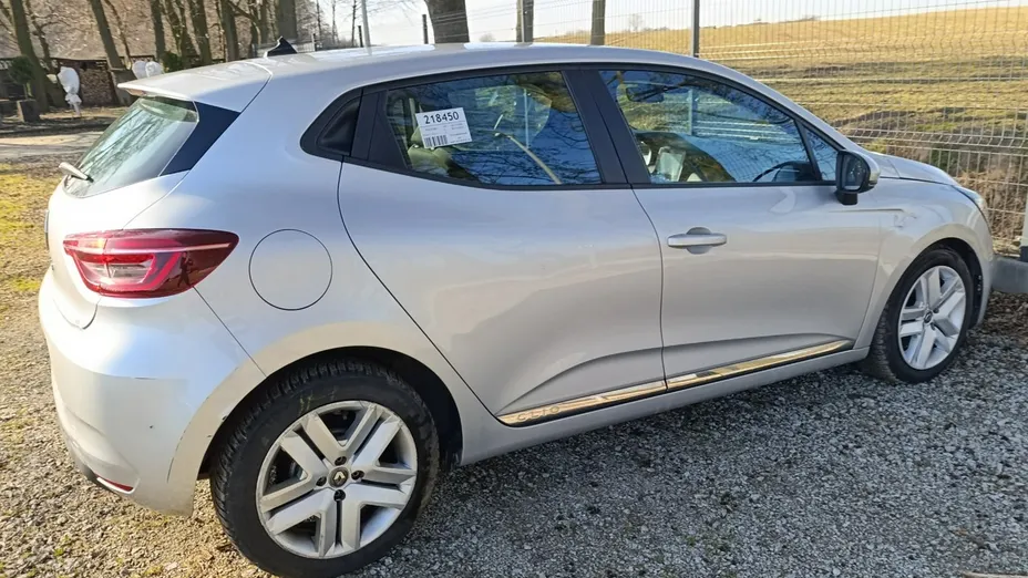 RENAULT Clio -