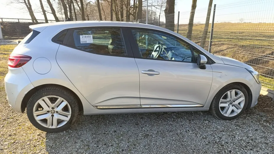 RENAULT Clio -