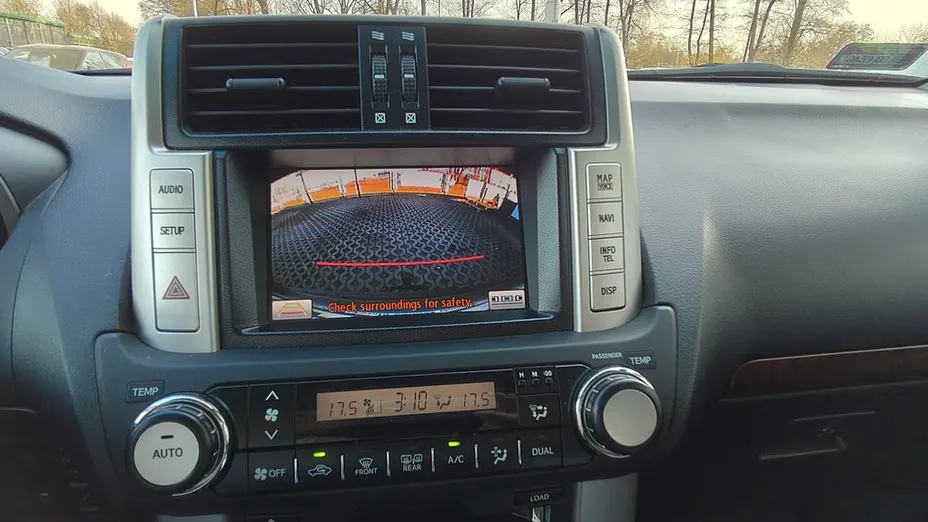 TOYOTA Land Cruiser -