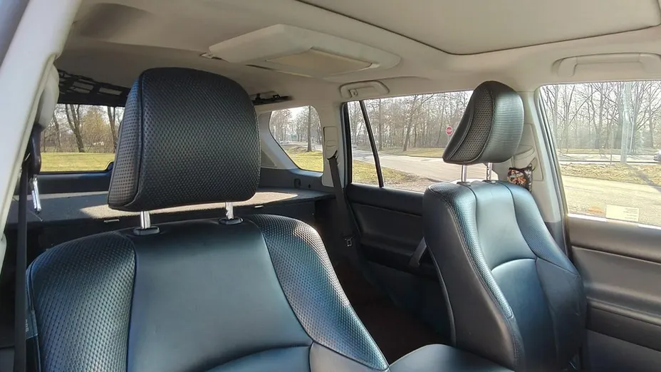 TOYOTA Land Cruiser -