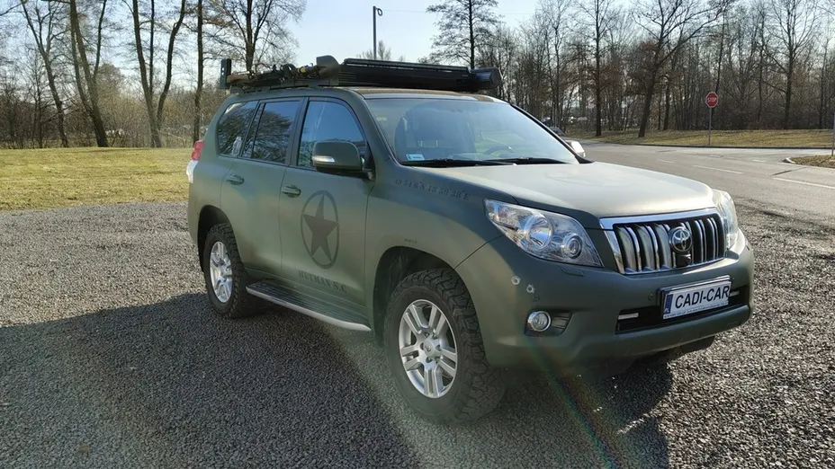 TOYOTA Land Cruiser -