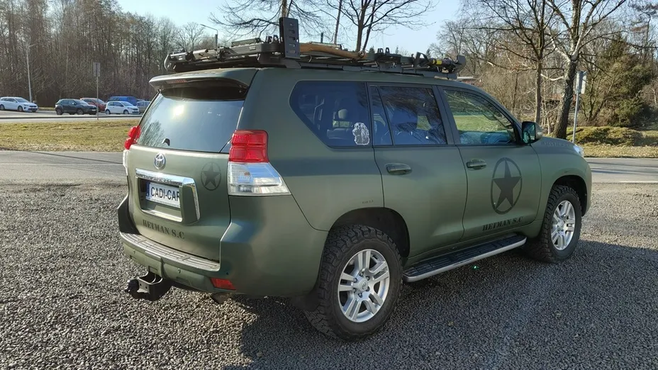 TOYOTA Land Cruiser -