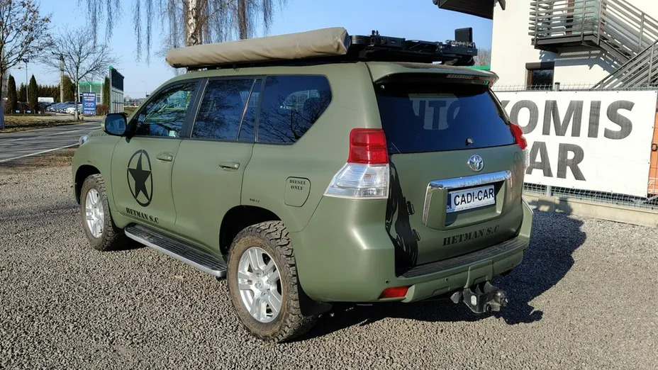 TOYOTA Land Cruiser -