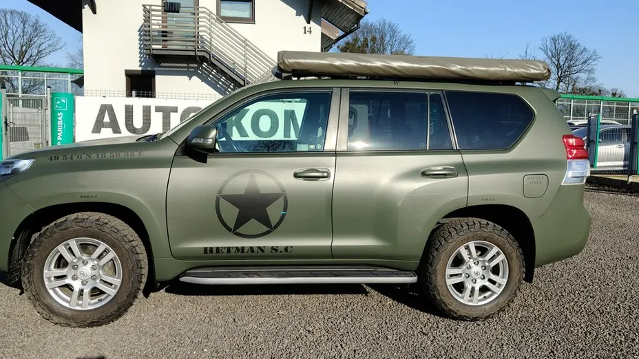 TOYOTA Land Cruiser -