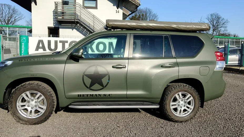TOYOTA Land Cruiser -