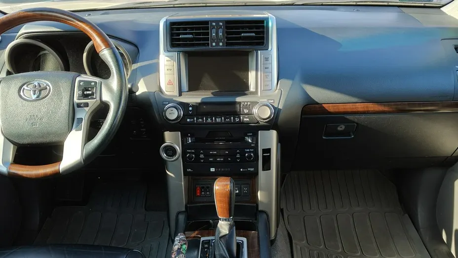 TOYOTA Land Cruiser -