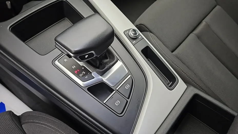 AUDI A4 -