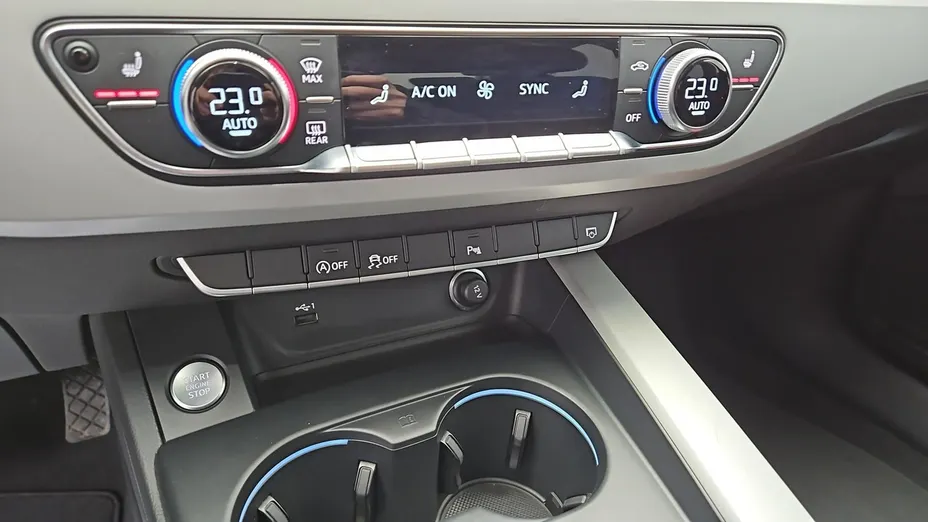 AUDI A4 -