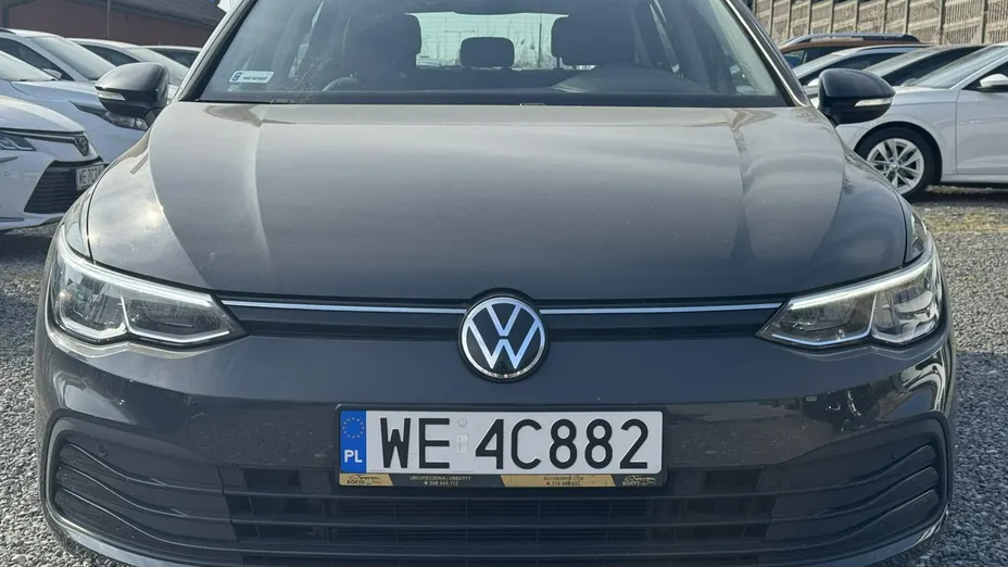 VOLKSWAGEN Golf -