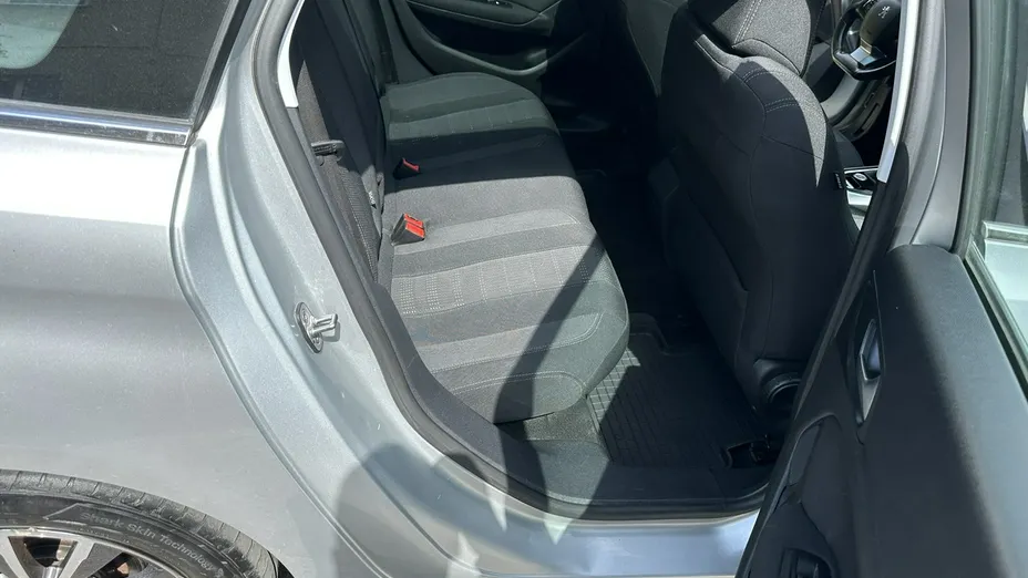 PEUGEOT 308 -