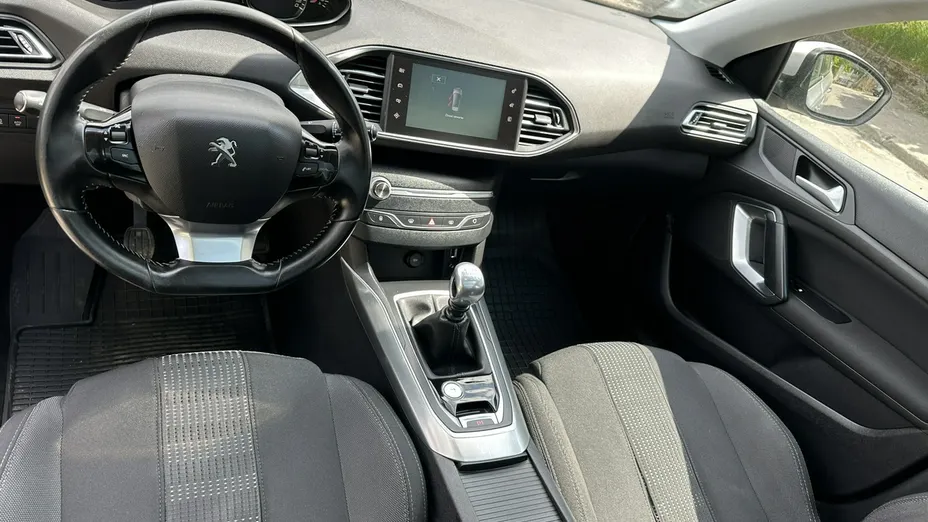 PEUGEOT 308 -