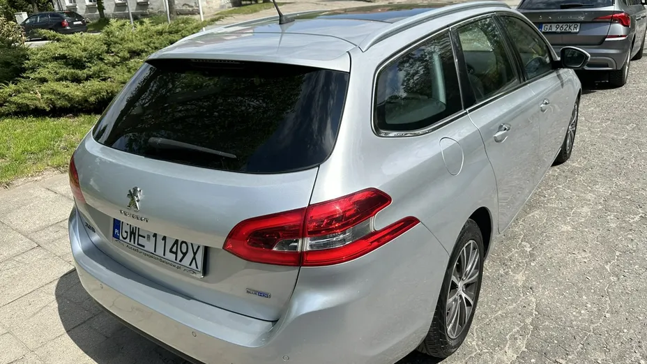 PEUGEOT 308 -