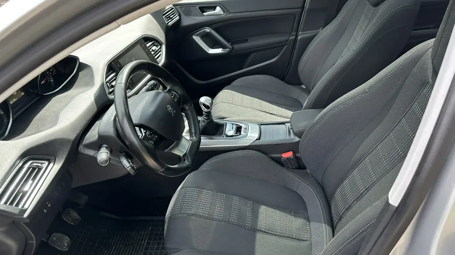 PEUGEOT 308 -