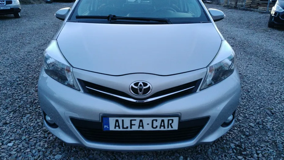 TOYOTA Yaris -