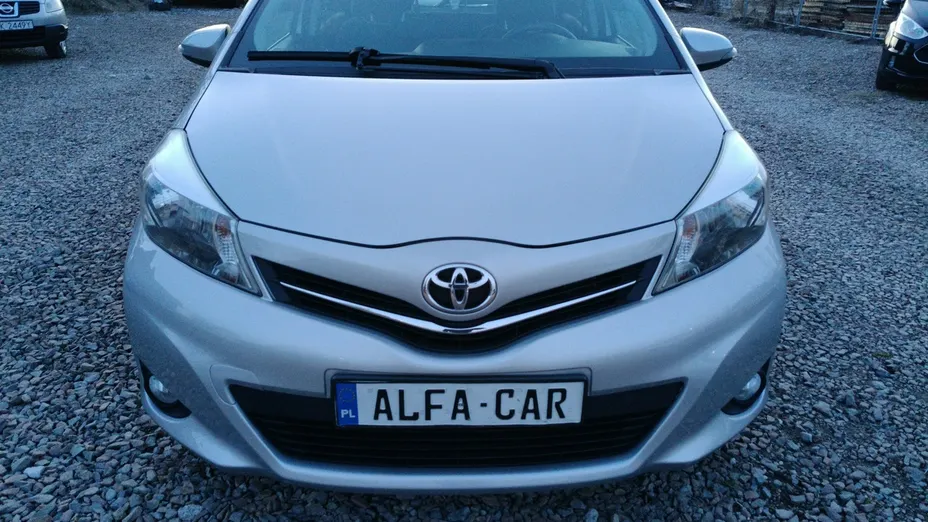 TOYOTA Yaris -