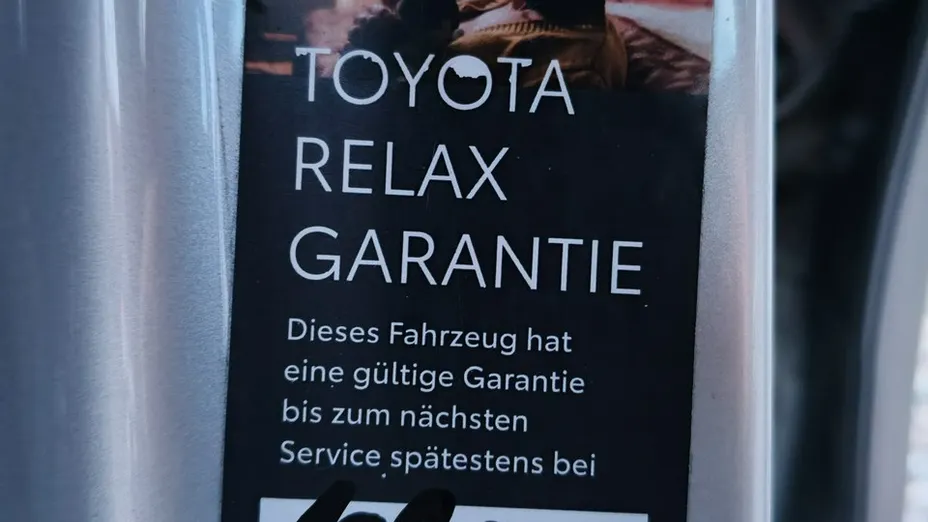 TOYOTA Yaris -