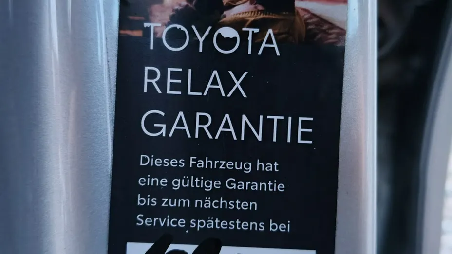 TOYOTA Yaris -