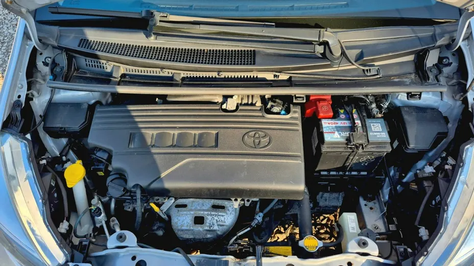 TOYOTA Yaris -