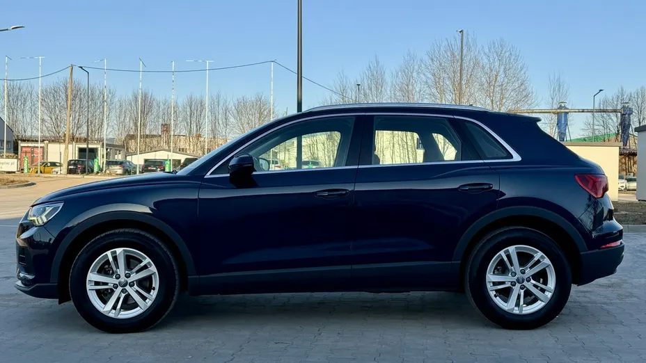 AUDI Q3 -