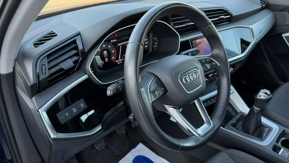 AUDI Q3 -