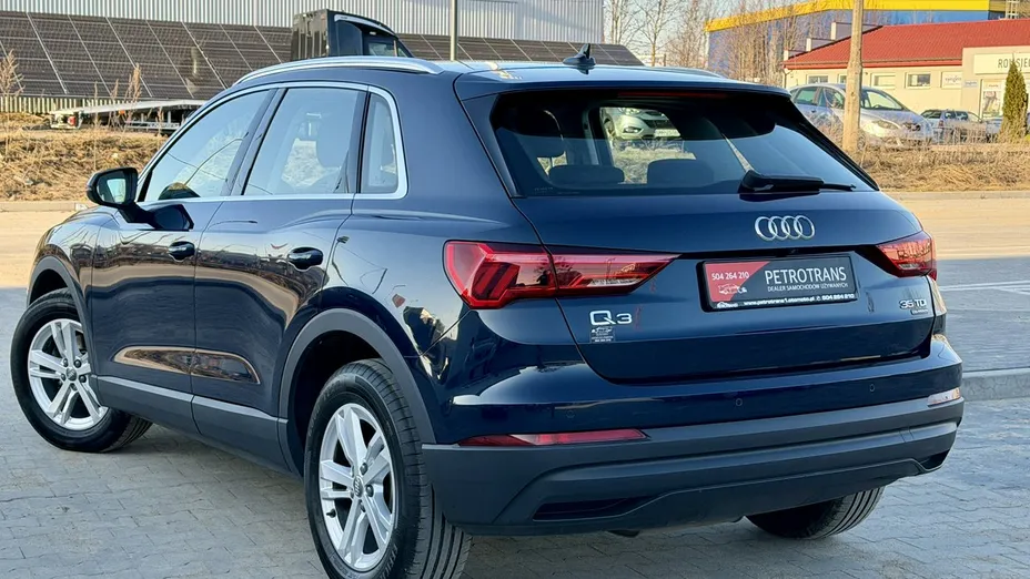 AUDI Q3 -