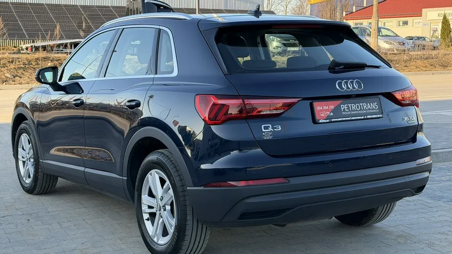 AUDI Q3 -