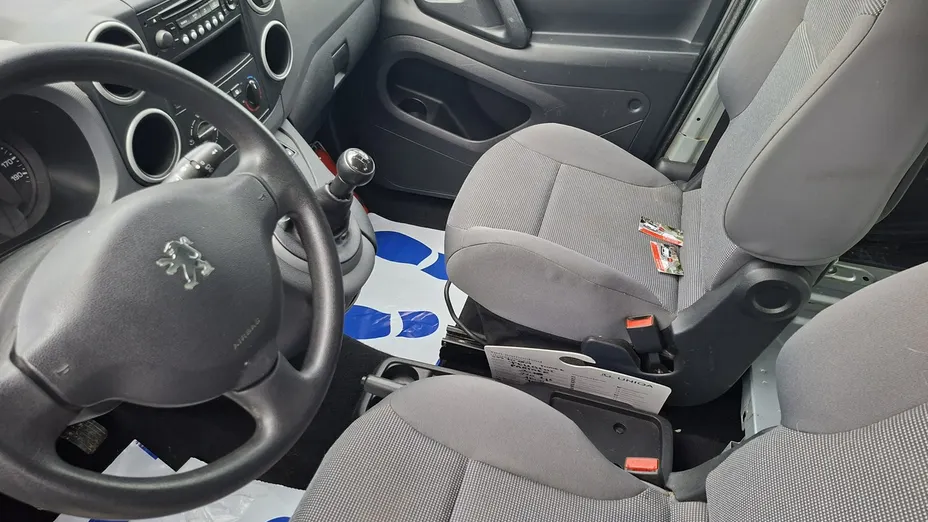 PEUGEOT Partner -