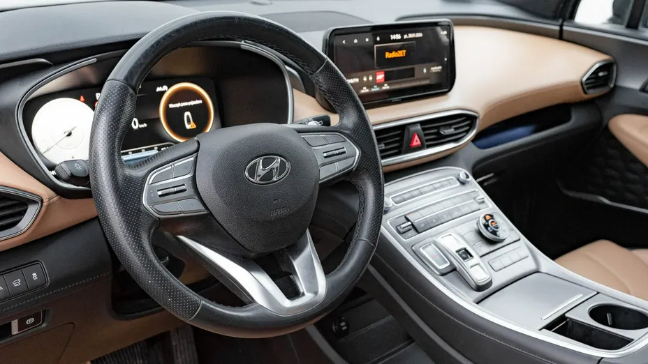 HYUNDAI Santa Fe -