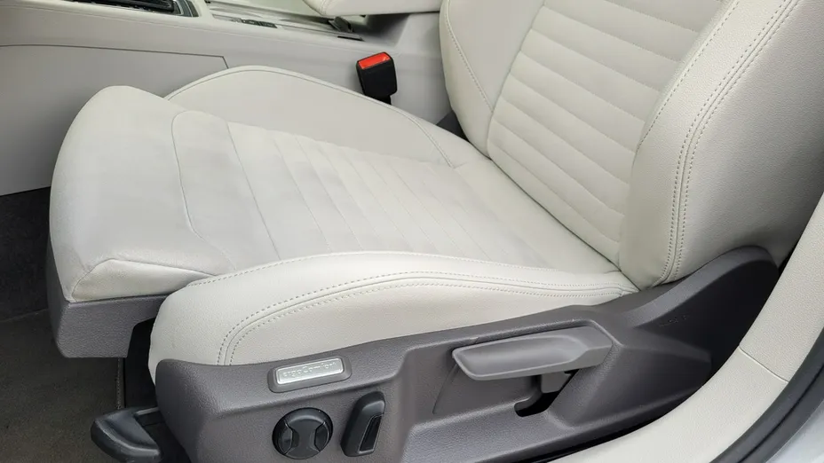 VOLKSWAGEN Passat -
