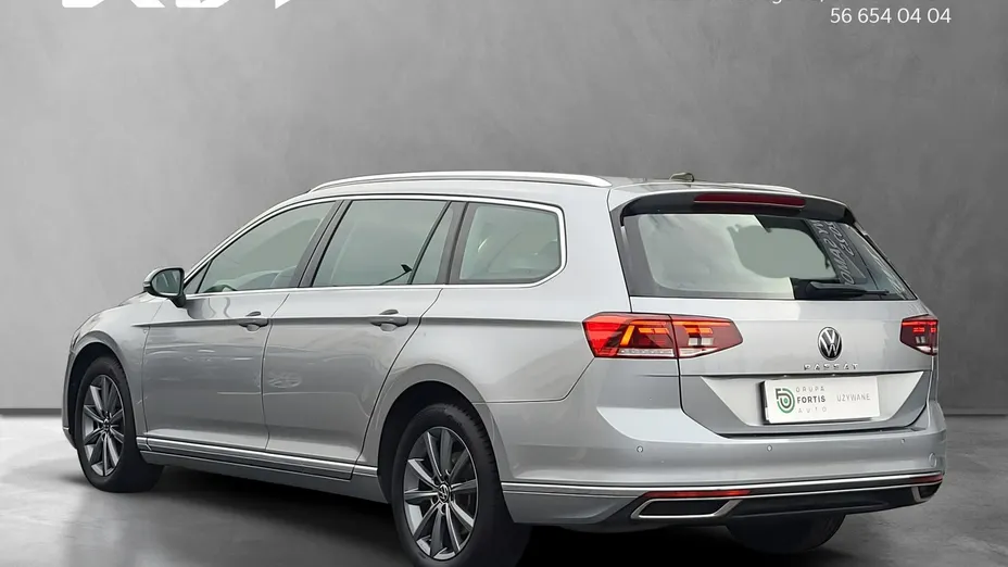 VOLKSWAGEN Passat -